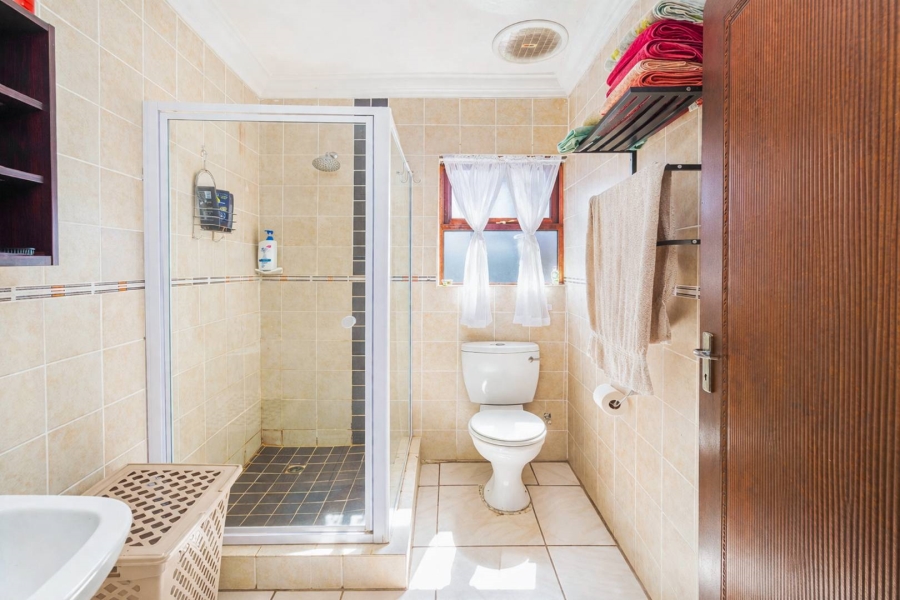 5 Bedroom Property for Sale in Melodie North West